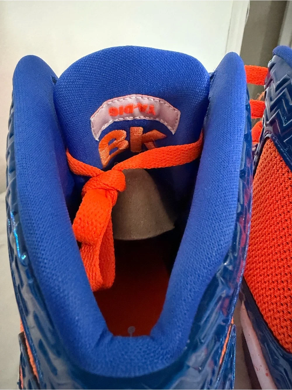 Jordan Spike Lee PE 40 Knicks Collab size 10.5, size L shirt with SnapBack